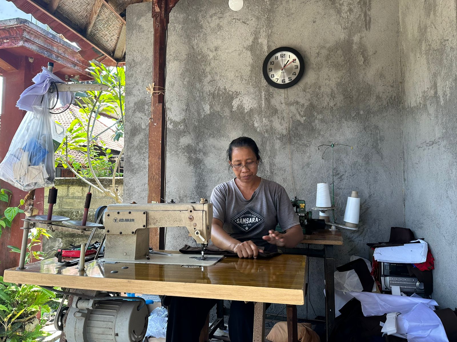 Penyaluran <i>Door to Door</i> jadi Strategi Sukses Pos Indonesia Salurkan Bansos Sembako dan PKH