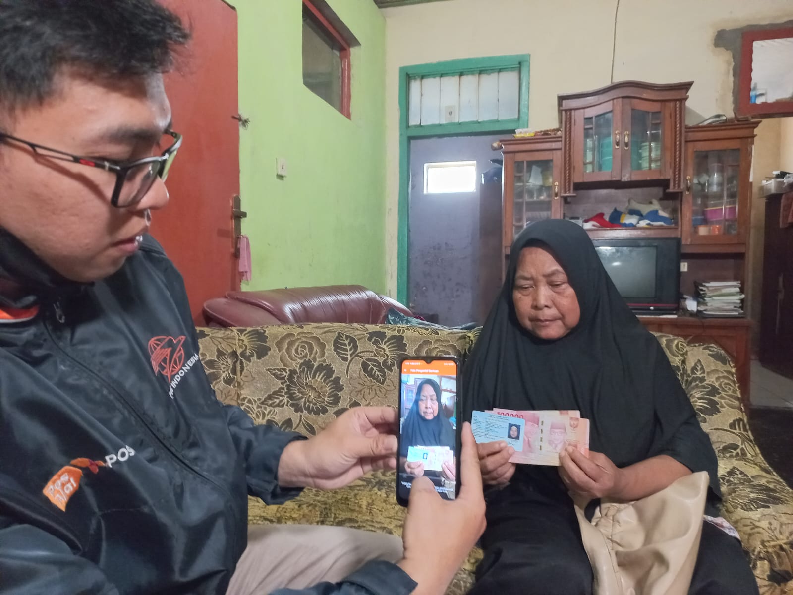 9.833 KPM di 26 Kecamatan Sumedang Telah Terima Bansos Sembako dan PKH