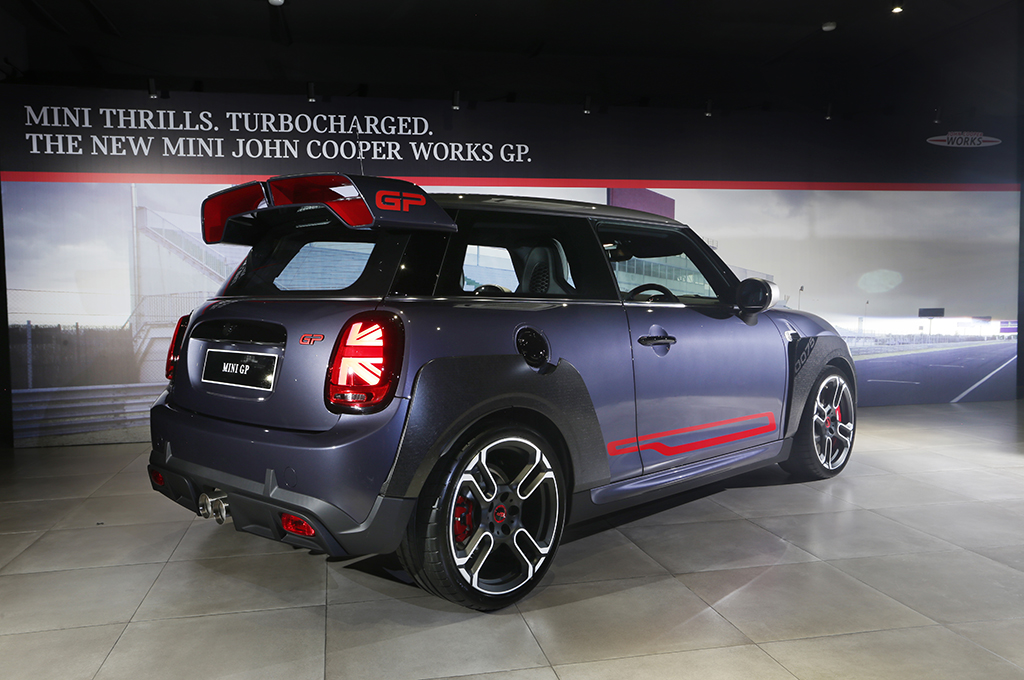 MINI John Cooper Works GP Tantang Kolektor Mobil Indonesia