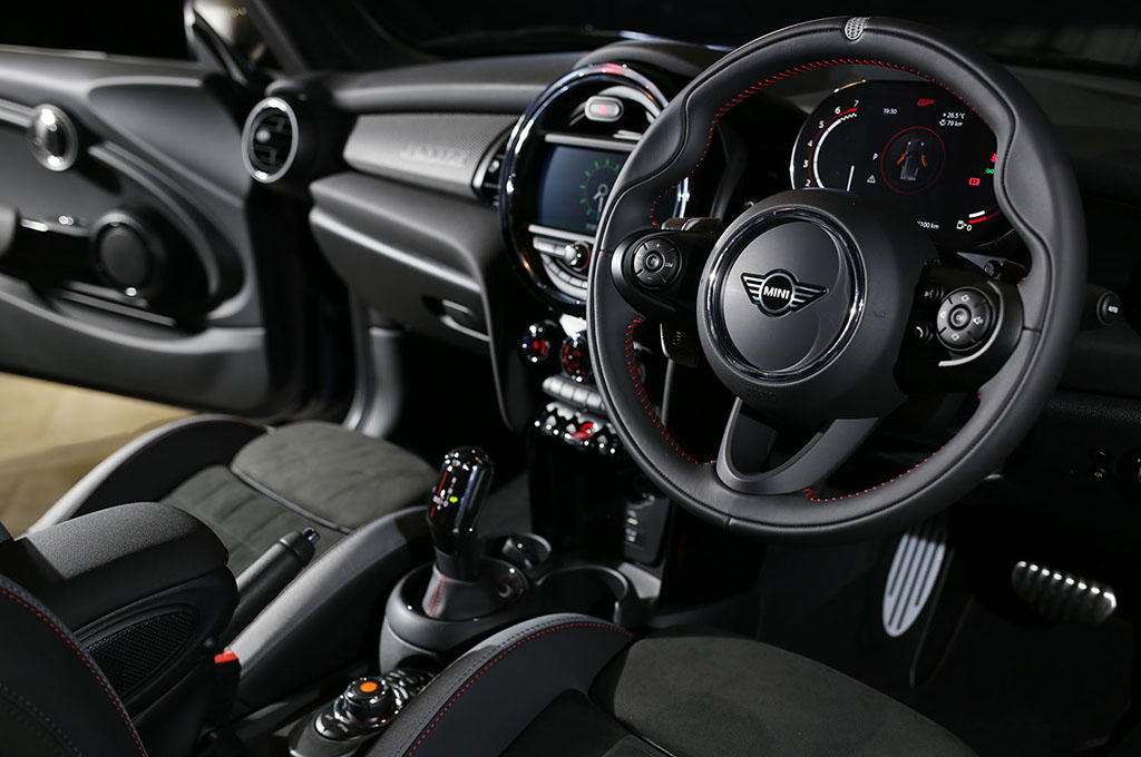 MINI John Cooper Works GP Tantang Kolektor Mobil Indonesia