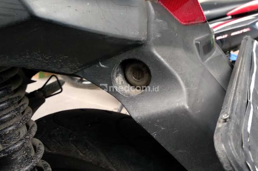 Trik Mudah Mengatasi Kunci Jok Motor Macet