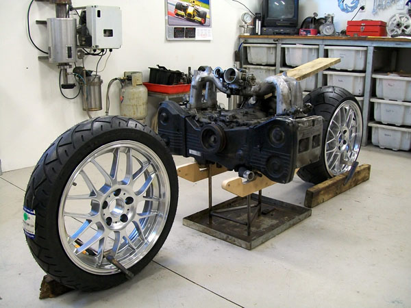 Madboxer, Motor Kustom Bermesin Subaru