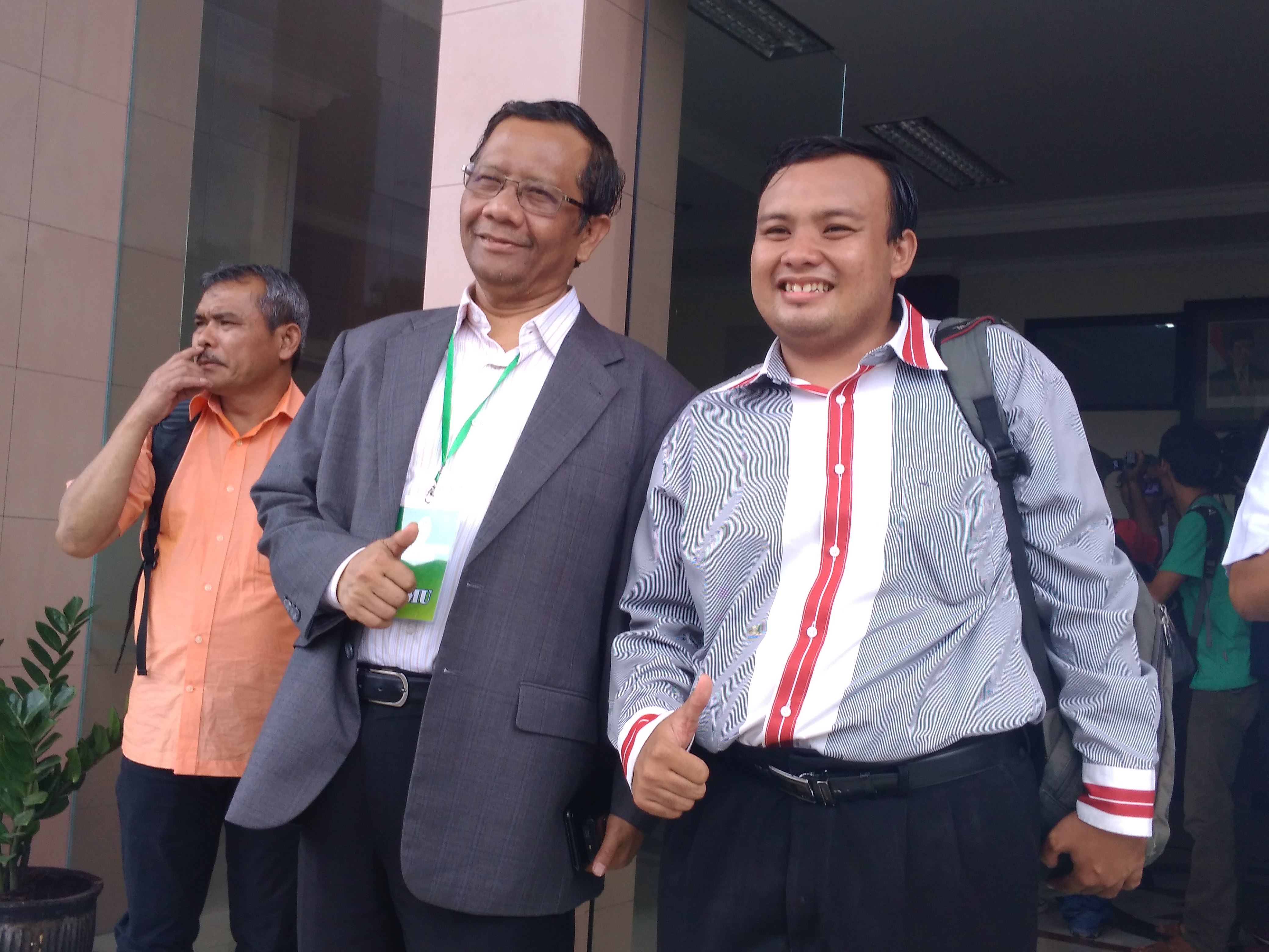 Komentar Mahfud dan Butet saat Hadir di Sidang Dahlan Iskan