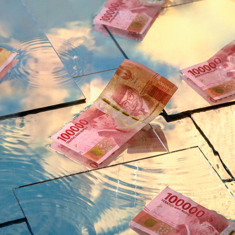 Ajakan Laze Melupakan Masalah Ekonomi lewat Lagu Turun dari Langit