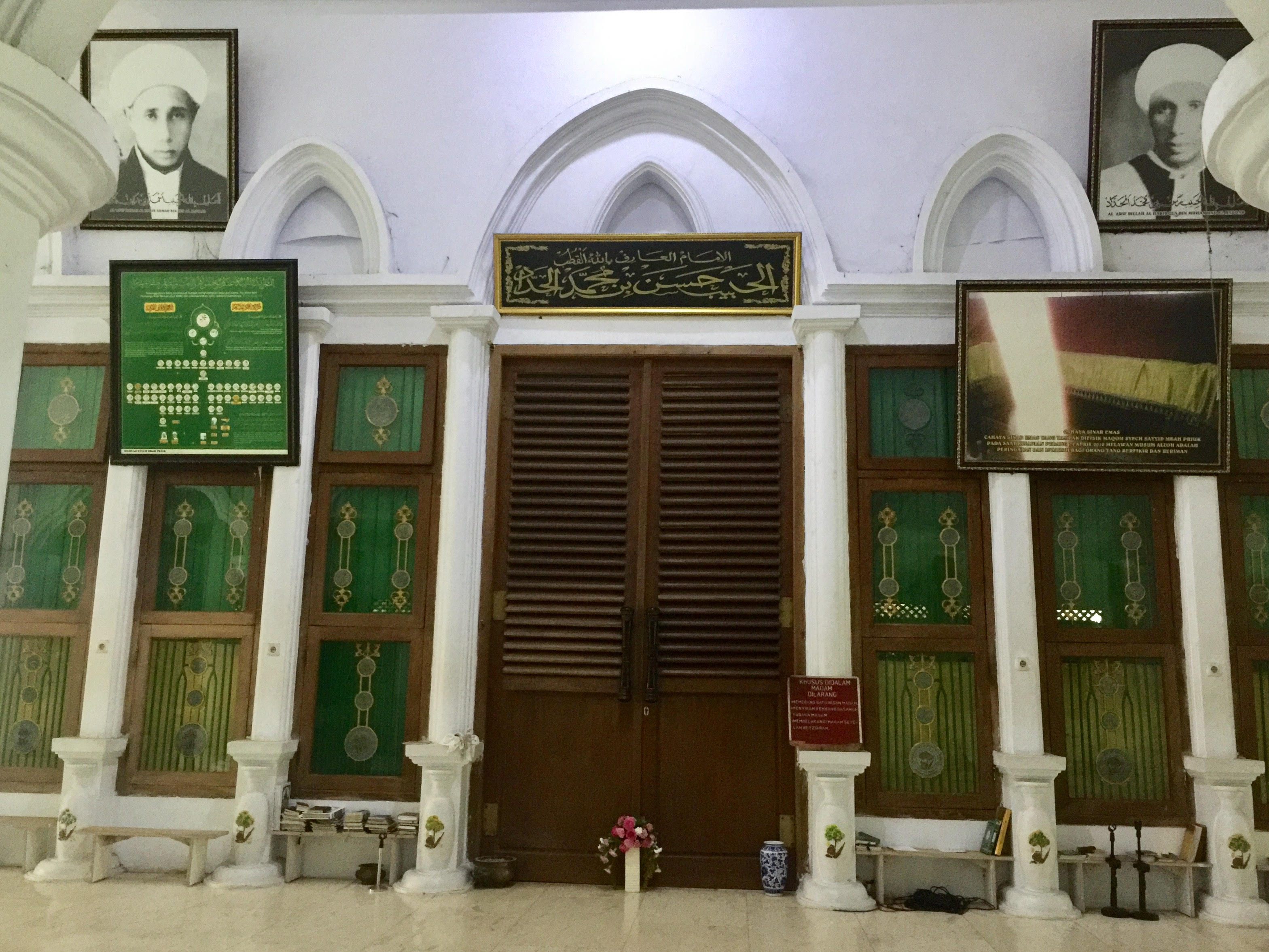 Berziarah ke Makam Bersejarah di Utara Jakarta