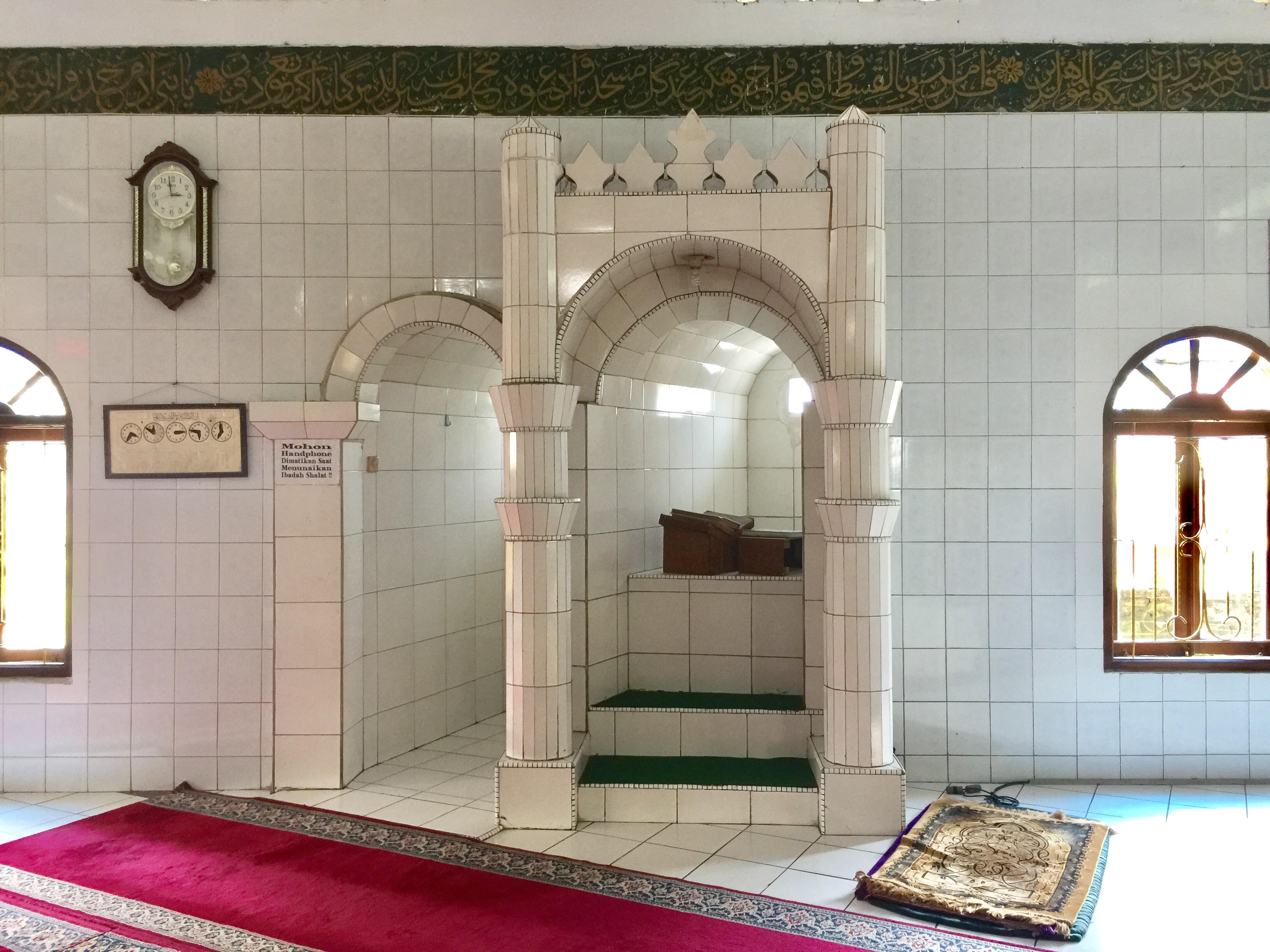 Menjelajahi Masjid Tua Rasa Tionghoa di Tangerang