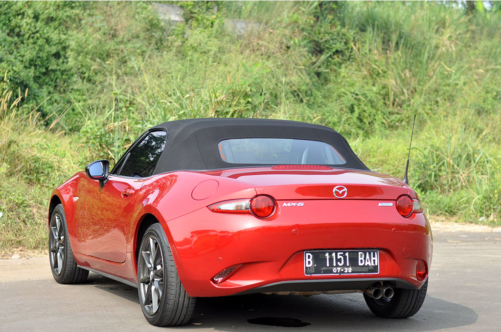Мазда MX 5 В снегу