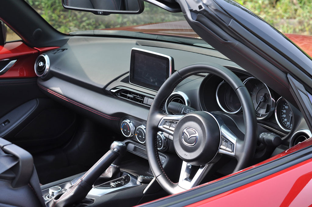Mazda MX-5, Bagi yang Ingin Sensasi <i>Fun-to-Drive </i>