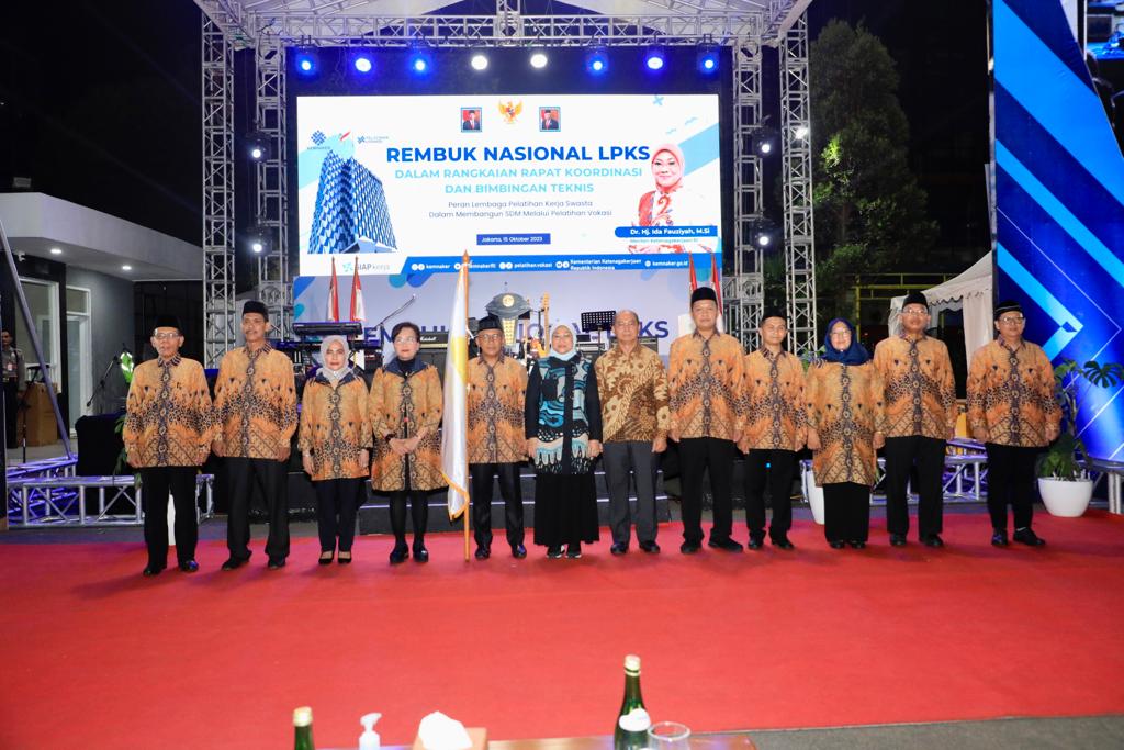 Kemenaker Kukuhkan Anggota Lembaga Akreditasi LPK Periode 2023-2028