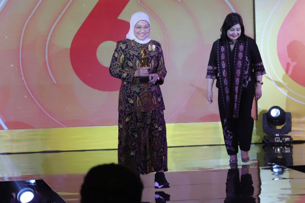 Menaker Raih Anugerah Perempuan Hebat Indonesia 2023, Kategori Pegiat Penghapusan Kekerasan di Tempat Kerja