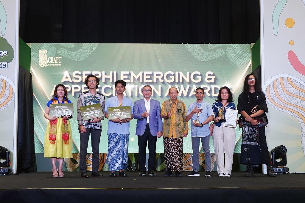Hadiri Pameran Inacraft 2023, Mendag Zulkifli Hasan: Pemerintah Berpihak pada Industri dan Kerajinan Lokal
