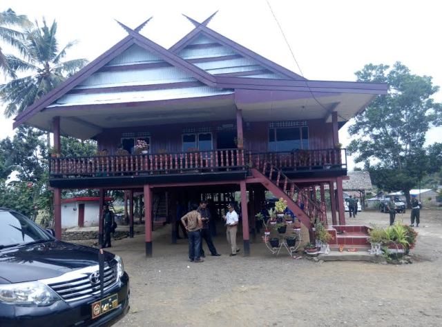 Menteri Arman Bernostalgia di Kampung Halaman