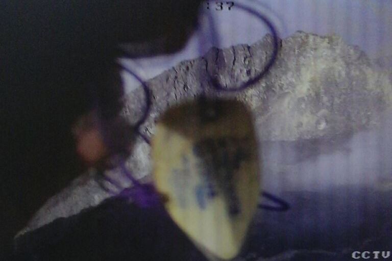 Pendaki Gunung Merapi Ganggu Kamera Pemantau Kawah