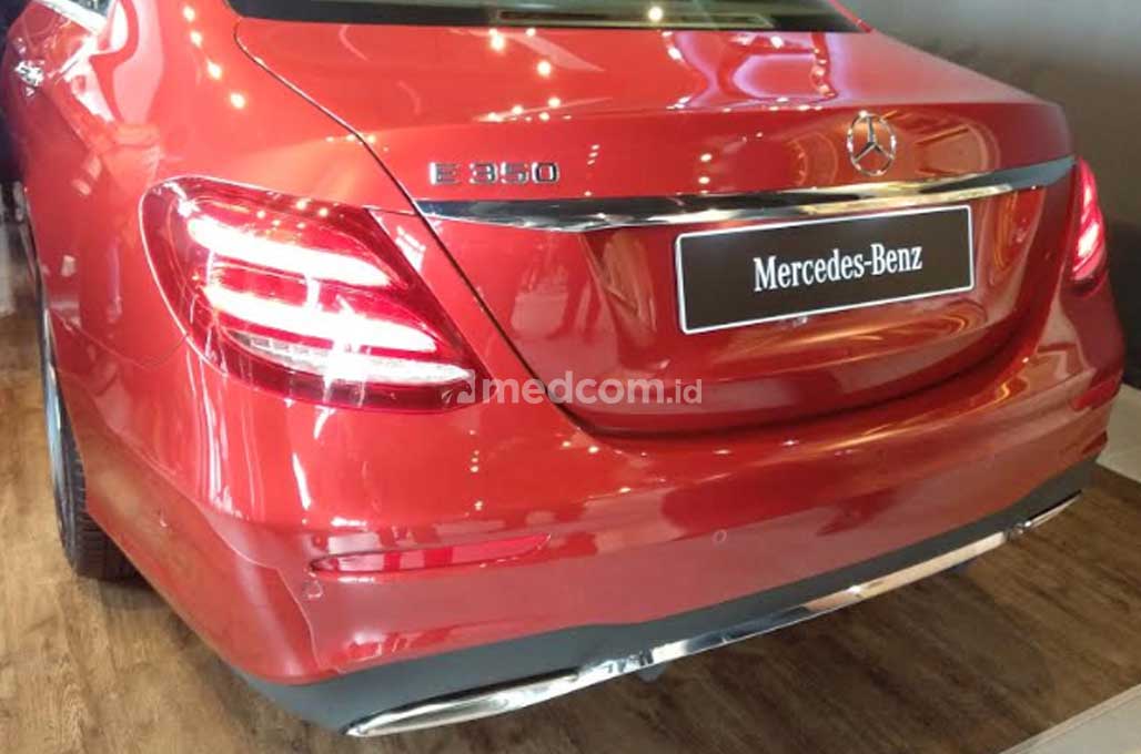 Sedan Bisnis Mercedes-Benz E 350 AMG Line, Resmi Meluncur