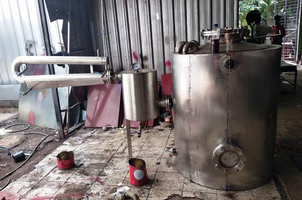 Di Karimunjawa, Sampah Plastik Diolah Jadi Solar