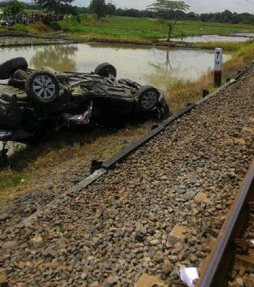 3 Tewas dalam Kecelakaan di Perlintasan Sebidang Cirebon