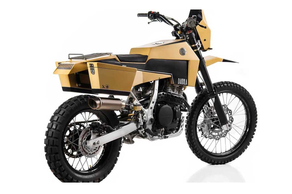 Tampil Persegi, Honda NX650 Terlihat Menawan