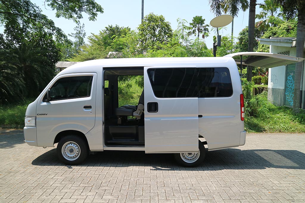 Suzuki Carry Kini Tersedia dengan Model Minibus & Blind Van