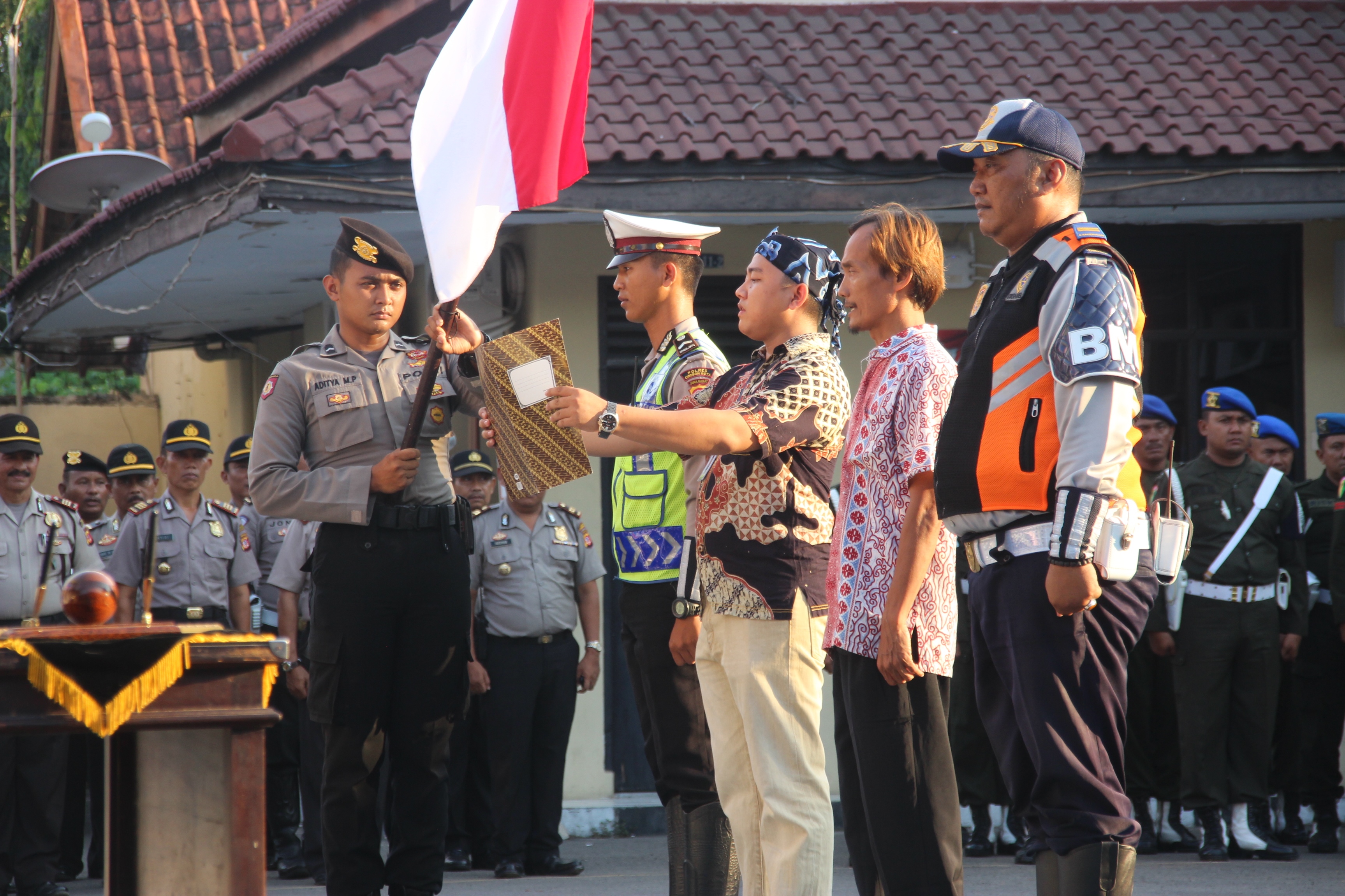 Angkutan Konvensional dan Online di Cirebon Bacakan Ikrar Damai