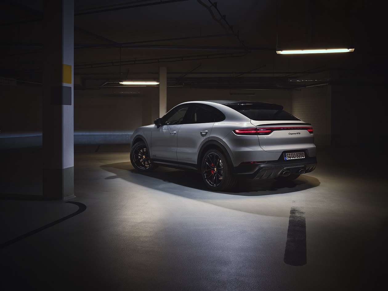 Porsche Cayenne Kembali Gunakan Mesin V8