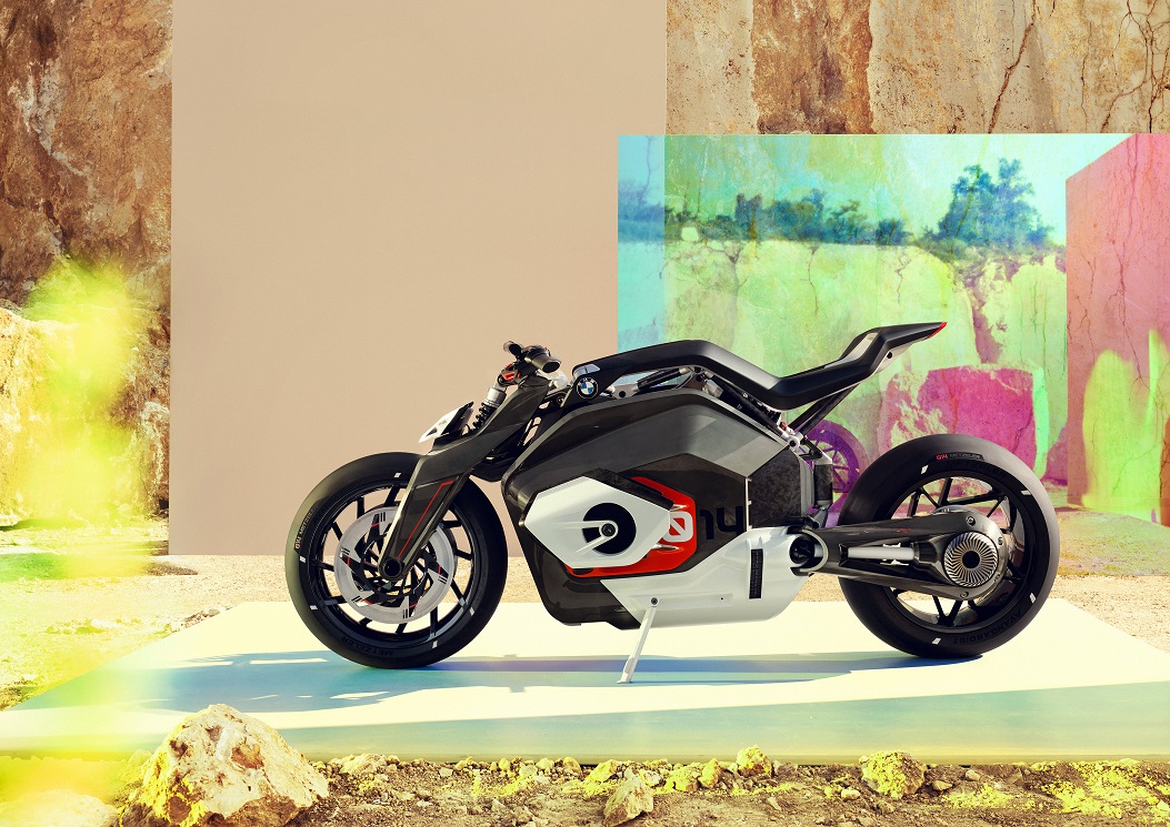 BMW Vision DC Roadster Setia dengan Gaya Mesin Boxer