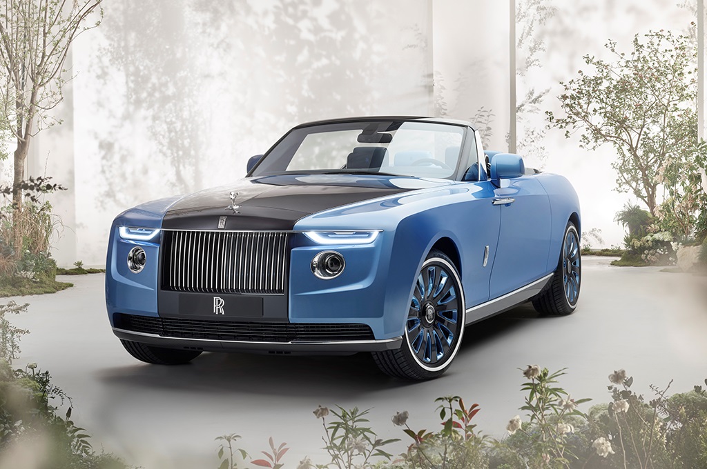Rolls-Royce Produksi Mobil dengan Dilengkapi Meja Bar