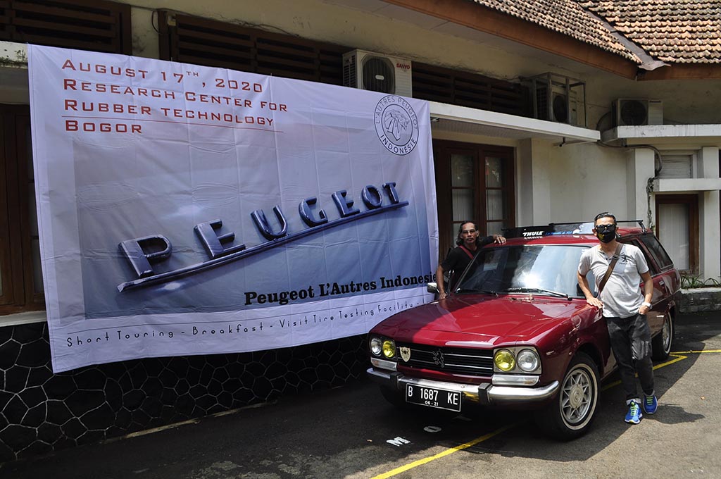 PLA Jadi Payung Komunitas Mobil Langka Peugeot di Indonesia