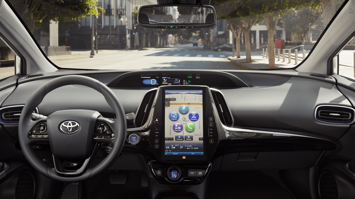 Masuk Ke Indonesia, Toyota Prius PHEV Jadi Armada Taksi Bluebird?