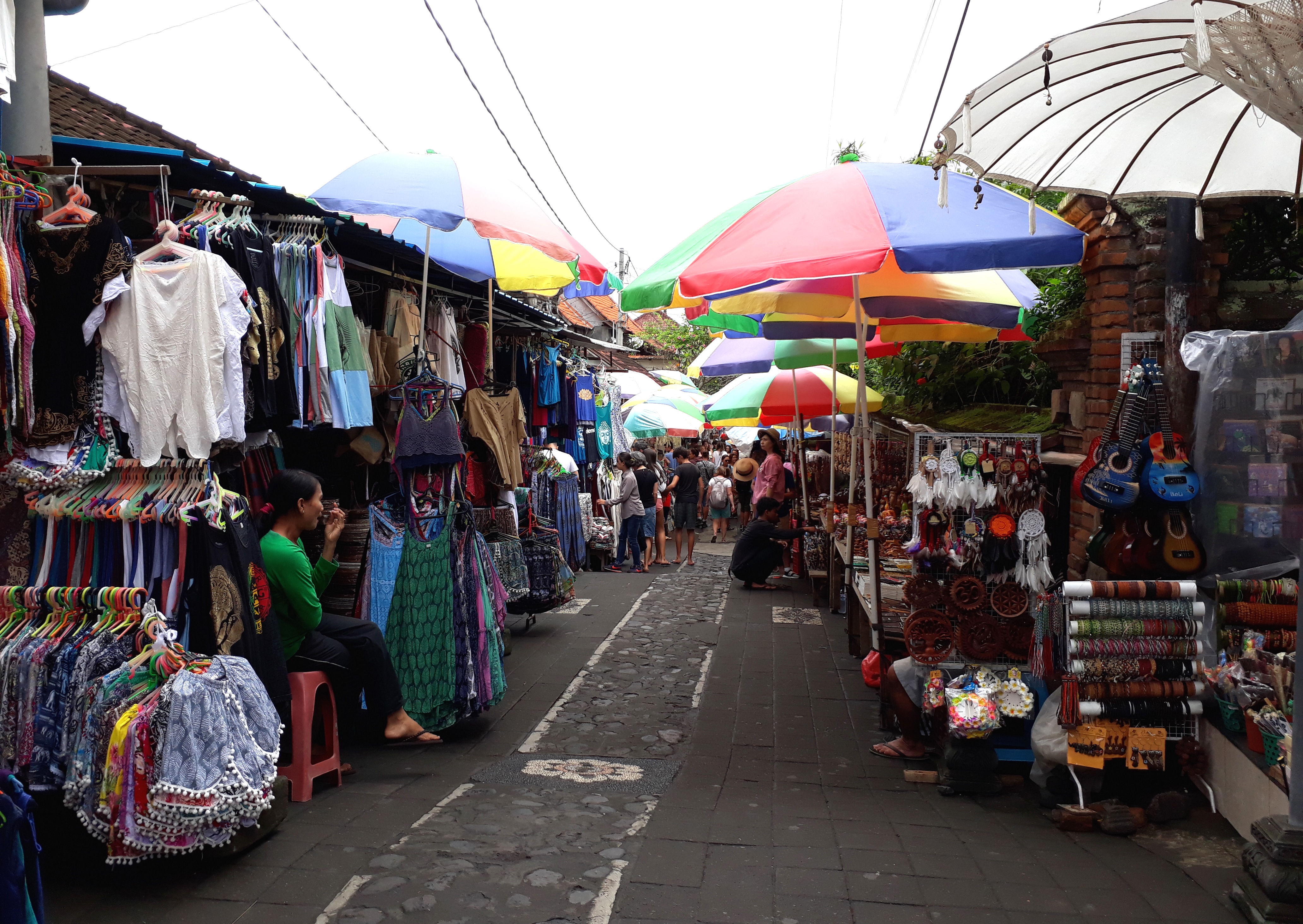 Pasar Tradisional Ubud, Pecinta Segala Pernak-pernik Bali