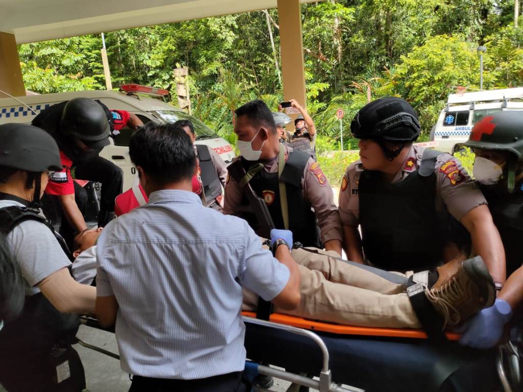 Pasukan Bersenjata Patroli di Kuala Kencana
