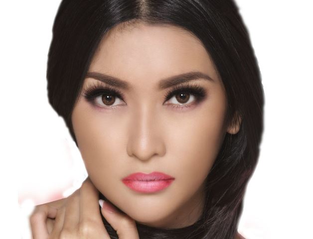 Tiga Puteri Indonesia Jadi Inspirasi 9 <i>Colours</i><i> of</i> <i>The</i> <i>Queen</i> <i>Lipstick</i>