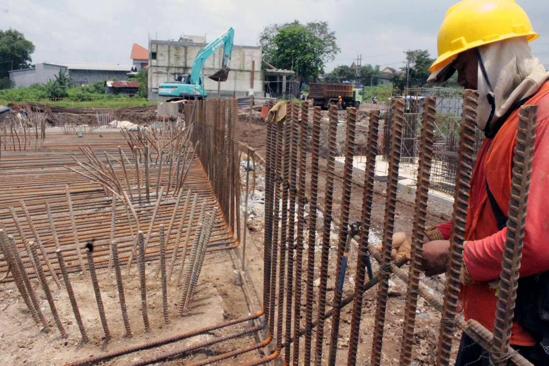 Pekerja Konstruksi Diminta tak Berhenti pada Selembar Sertifikat