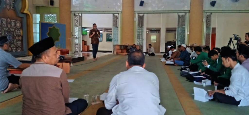 Masjid Nursiah Daud Paloh Latih Puluhan Calon Khatib