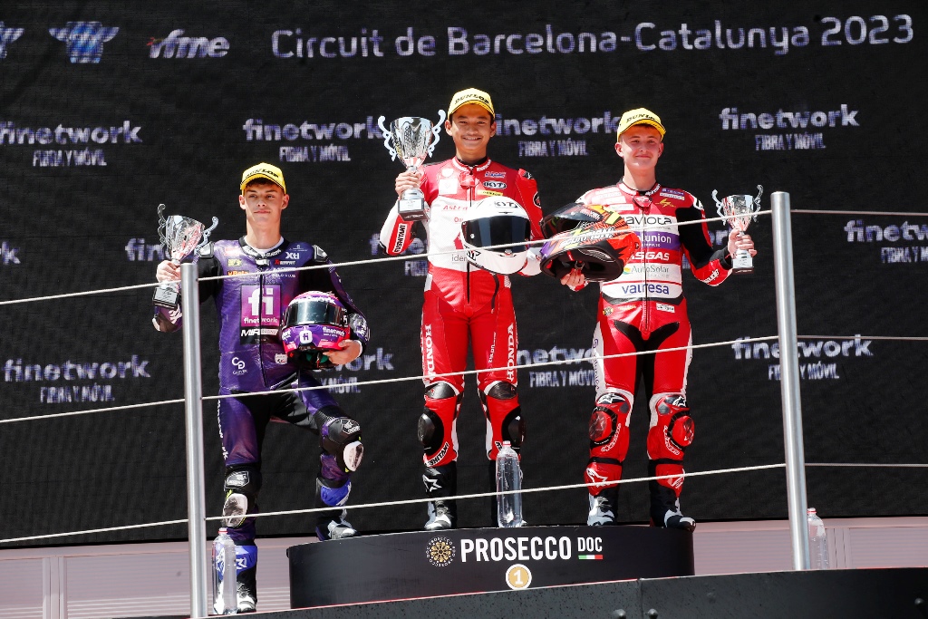 Bangga! Pembalap Astra Honda Fadillah Arbi Debut di Moto3 Mandalika