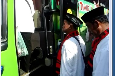 Bukannya Naik Haji, Hidayat dan Istri malah 'Ditahan' di Filipina