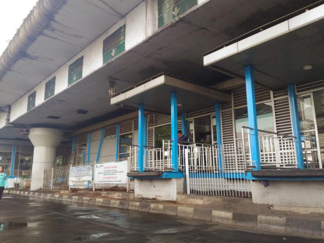 Lokasi Ledakan Bom Kampung Melayu Mulai Dibersihkan