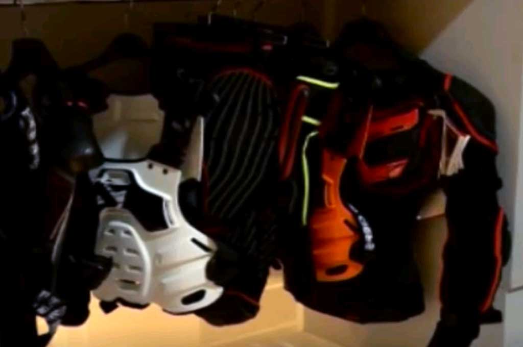 Tips Mengendarai Superbike dan Motor Trail Bagi Pemula