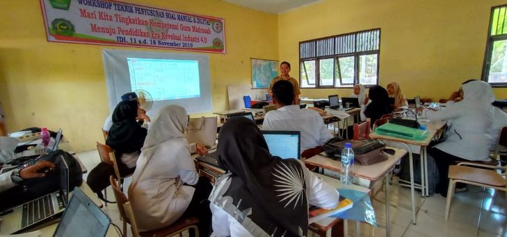 Khairuddin, Menggerakkan Pendidikan Lewat 'Tol Langit'