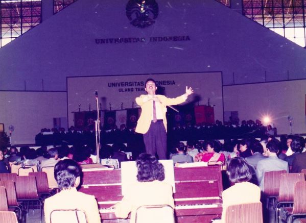 Mengenal Lebih Dekat Sudibyo, Sang Legenda Dirigen Paduan Suara UI