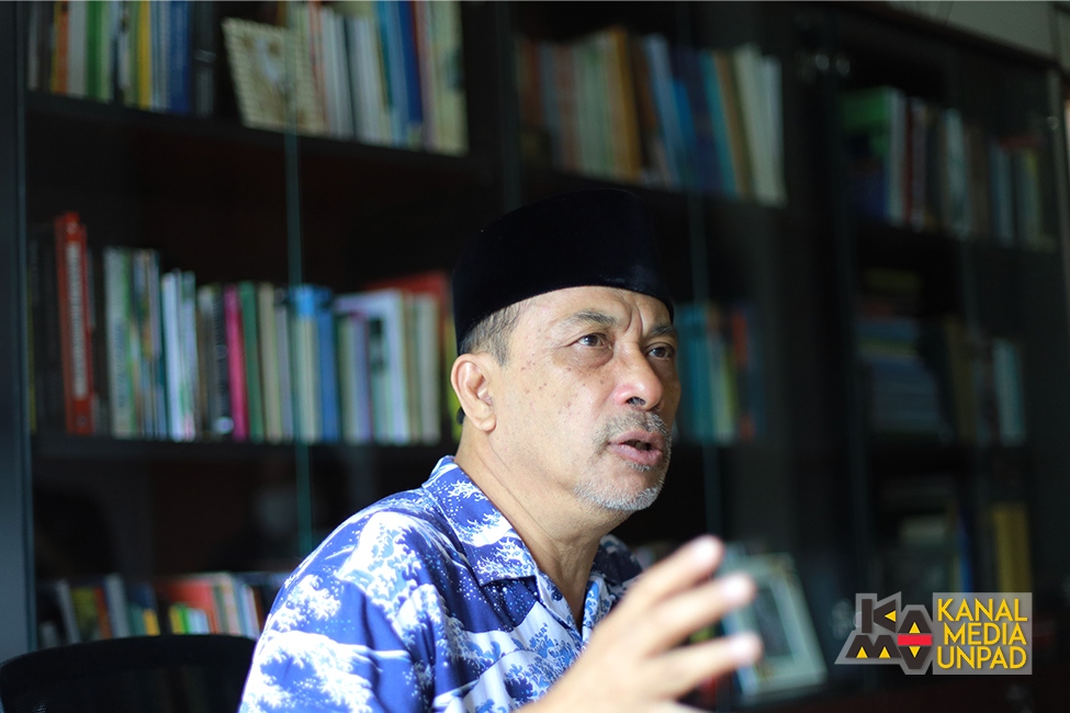 Kenalan dengan Deddy Mulyana, Guru Besar Unpad yang Hasilkan 53 Buku