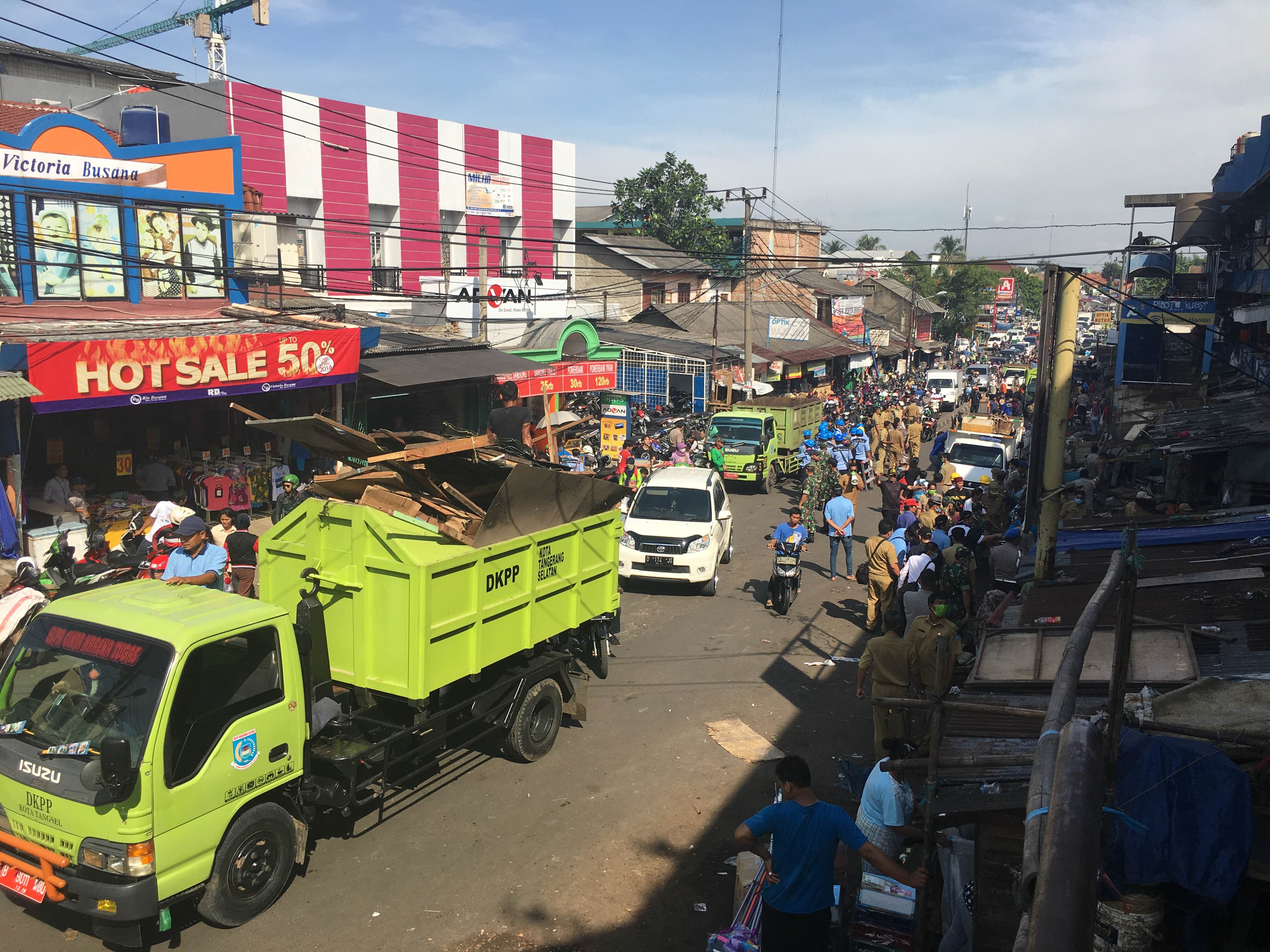 PKL Ciputat Ditertibkan, Warga Minta Tak Cuma Seremonial