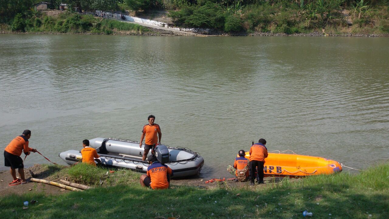 Cuci Daging Kurban, Tiga Santri Tenggelam di Sungai Brantas