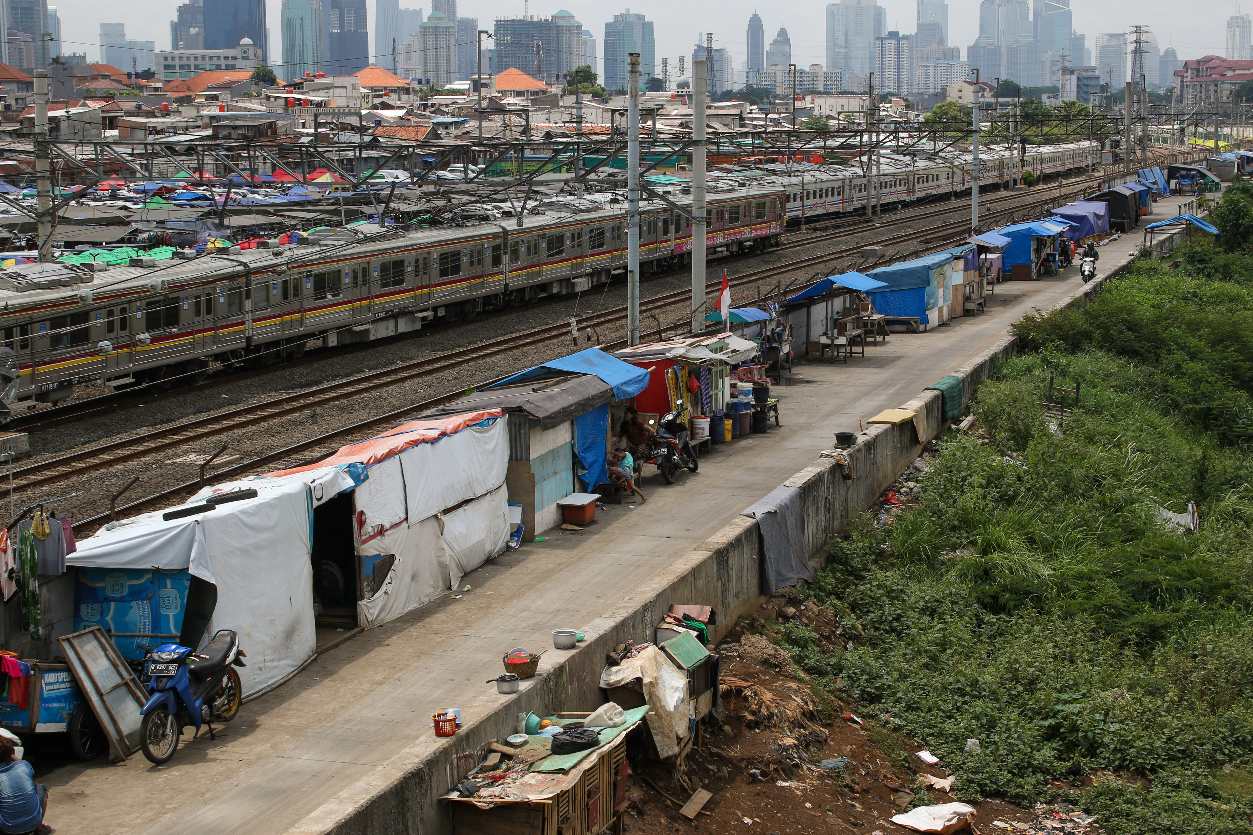 Penertiban Perdana Era Anies-Sandi Dijamin Santun
