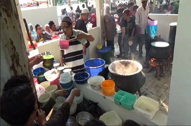 Meski Berbeda, Bubur Sup dan Bubur Pedas Makanan Khas di Medan