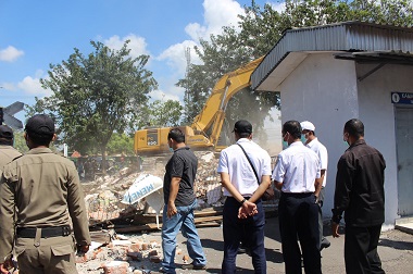 KAI Bongkar Bangunan PKL karena Masa Kontrak Habis