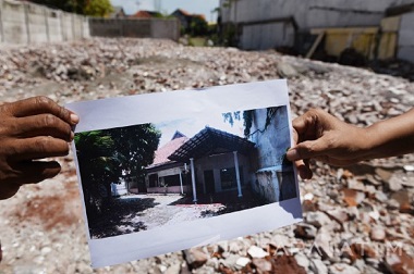Risma Ragu Rekonstruksi Rumah Jejak Bung Tomo seperti Bangunan Aslinya
