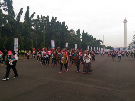 Ribuan Polwan Berkostum Adat Meriahkan Kartini Run