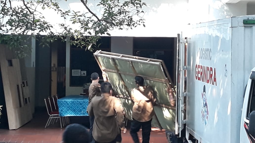 Prabowo Hadiahi Lukisan untuk Megawati