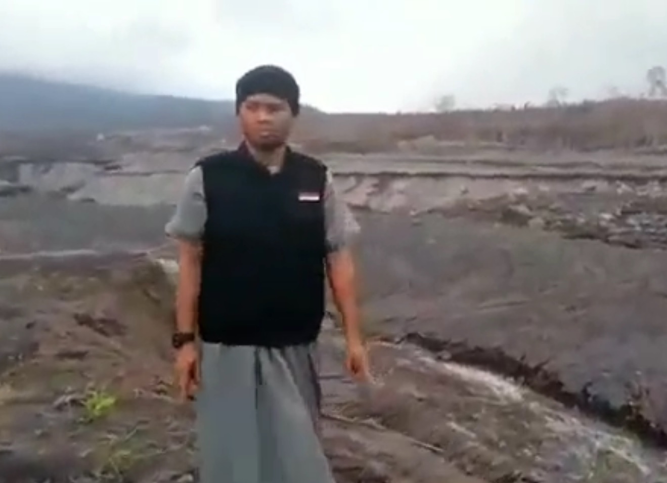 Sosok pembuang sajen