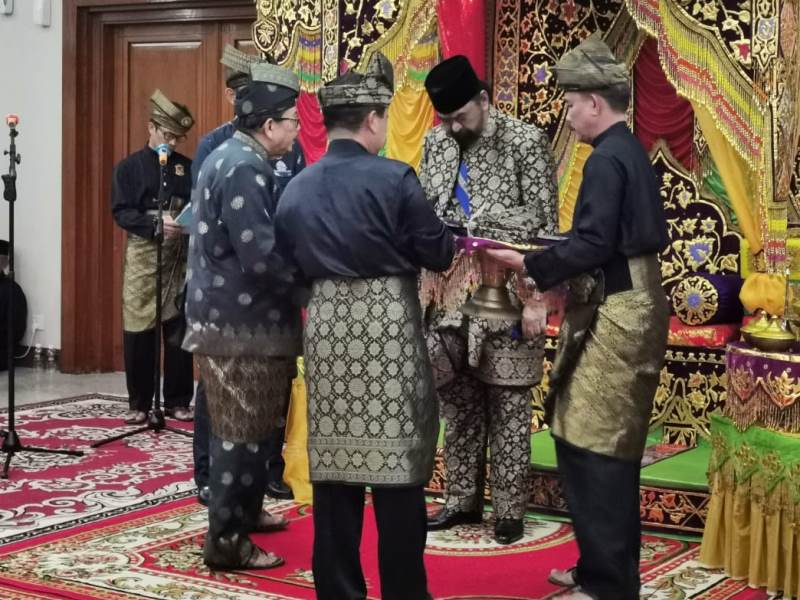 Surya Paloh Diberi Gelar Datuk Seri Setiawangsa